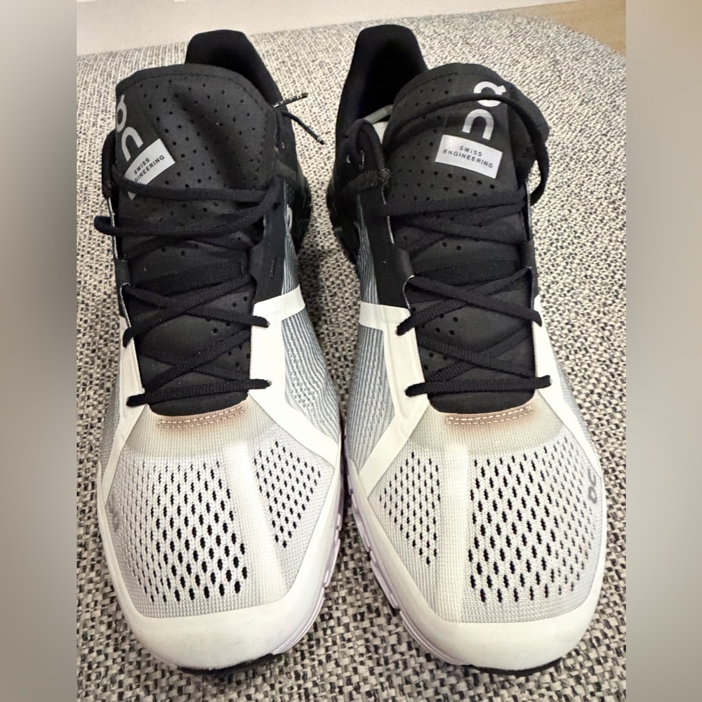 On Cloudflow Shoes Mens Size 11.5 Black White Swiss Engineering Running CloudTec - Picture 2 of 6